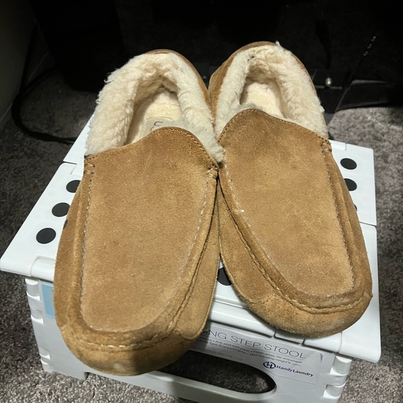 UGG Men's Brown Moccasin Slippers - Picture 3 of 9